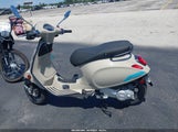 VESPA PRIMAVERA ZAPCD06B5R5100281 снимка