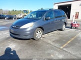 TOYOTA SIENNA LE 5TDKK4CC7AS323329 снимка