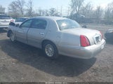 LINCOLN TOWN CAR SIGNATURE 1LNHM82W4XY627170 снимка