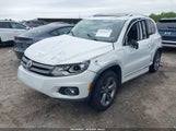 VOLKSWAGEN TIGUAN 2.0T SPORT WVGUV7AX3HK029964 снимка