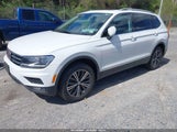 VOLKSWAGEN TIGUAN 2.0T SE/2.0T SEL/2.0T SEL R-LINE/2.0T SEL R-LINE BLACK 3VV2B7AX8KM160426 снимка