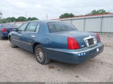LINCOLN TOWN CAR SIG. PREM./SIGNATURE 1LNHM82W12Y665626 photo