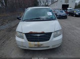 CHRYSLER TOWN & COUNTRY 1A4GP45R96B595737 снимка