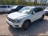 VOLKSWAGEN TIGUAN 2.0T SE/2.0T SEL/2.0T SEL R-LINE/2.0T SEL R-LINE BLACK 3VV3B7AX5KM194120 photo
