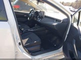 Toyota Corolla Le JTDEPRAE9LJ057926 снимка