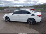 MERCEDES-BENZ A 220 4MATIC WDD3G4FB1KW030381 fotografie