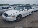LINCOLN TOWN CAR SIGNATURE LIMITED 2LNHM82V48X640347 photo