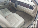 LINCOLN TOWN CAR SIGNATURE LIMITED 2LNHM82V48X640347 photo