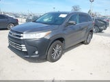 TOYOTA HIGHLANDER XLE 5TDJZRFH8JS530792 снимка