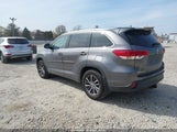 TOYOTA HIGHLANDER XLE 5TDJZRFH8JS530792 снимка