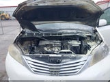 TOYOTA SIENNA LIMITED V6 5TDYK3DC9BS097217 снимка