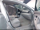 TOYOTA CAMRY LE 4T1BE46K39U870899 снимка