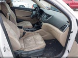 HYUNDAI TUCSON SE KM8J23A41GU232302 снимка