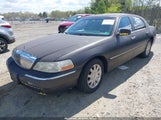 LINCOLN TOWN CAR SIGNATURE LIMITED 2LNBL8CVXAX615692 photo