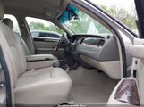 LINCOLN TOWN CAR SIGNATURE LIMITED 2LNHM82V98X652123 photo