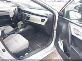 TOYOTA COROLLA LE 2T1BURHE9FC467210 снимка