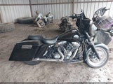 HARLEY-DAVIDSON FLHX 1HD1KB413AB674189 снимка