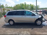 TOYOTA SIENNA LE 5TDKK4CC0AS325830 снимка