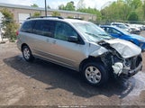 TOYOTA SIENNA LE 5TDKK4CC0AS325830 снимка