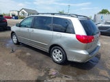 TOYOTA SIENNA LE 5TDKK4CC0AS325830 снимка