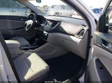 HYUNDAI TUCSON SE KM8J23A48GU212421 снимка