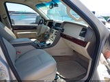 LINCOLN AVIATOR 5LMEU68H44ZJ37279 снимка