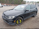 VOLKSWAGEN TIGUAN 2.0T SE/2.0T SEL/2.0T SEL R-LINE/2.0T SEL R-LINE BLACK 3VV2B7AX1KM016264 photo