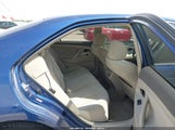 TOYOTA CAMRY LE 4T1BE46K17U052794 снимка