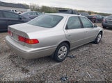 TOYOTA CAMRY LE JT2BG22K2Y0447819 снимка