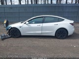 TESLA MODEL 3 LONG RANGE DUAL MOTOR ALL-WHEEL DRIVE/REAR-WHEEL DRIVE 5YJ3E1EA9RF828598 снимка