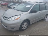 TOYOTA SIENNA LE 5TDKK4CCXAS307741 снимка