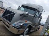 VOLVO VN VNL 4V4NC9EH3GN942237 снимка
