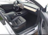 TESLA MODEL Y LONG RANGE DUAL MOTOR ALL-WHEEL DRIVE 5YJYGDEE8MF199686 fotografie