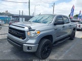 TOYOTA TUNDRA SR5 5.7L V8 5TFDW5F15GX554763 fotografie