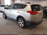 TOYOTA RAV4 XLE JTMRFREV6D5022107 снимка