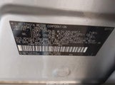 TOYOTA RAV4 XLE JTMRFREV6D5022107 снимка