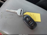 TOYOTA CAMRY LE 4T1BE32K85U401432 снимка