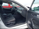 VOLKSWAGEN PASSAT 1.8T S 1VWAT7A31HC015952 снимка