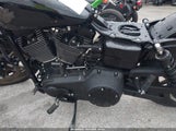 HARLEY-DAVIDSON FXDLS 1HD1GS814HC323887 fotografie