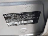 TOYOTA RAV4 XLE JTMRFREV1DD002160 снимка