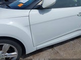 Hyundai Veloster Base W/Black KMHTC6AD2EU184278 снимка