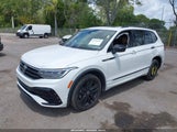 VOLKSWAGEN TIGUAN 2.0T SE R-LINE BLACK 3VVCB7AX5NM138604 photo