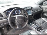 CHRYSLER 300 S 2C3CCABG4JH285727 снимка