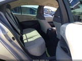 Toyota Corolla Le JTDEPMAE6MJ159494 снимка