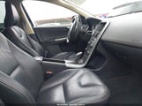 Volvo Xc60 3.2/3.2 Platinum/3.2 Premier/3.2 Premier Plus YV4940DLXD2431274 fotografie