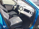 TOYOTA RAV4 XLE JTMWFREV3JJ725847 fotografie