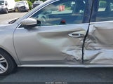 VOLKSWAGEN PASSAT 1.8T SE 1VWBT7A31EC080395 снимка
