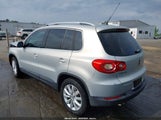VOLKSWAGEN TIGUAN SE WVGBV7AX9BW529778 photo