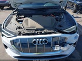 AUDI E-TRON PREMIUM PLUS QUATTRO WA1LAAGE6MB002079 снимка