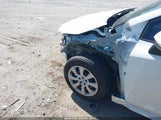 Toyota Corolla Le JTDEPMAE2NJ209132 снимка
